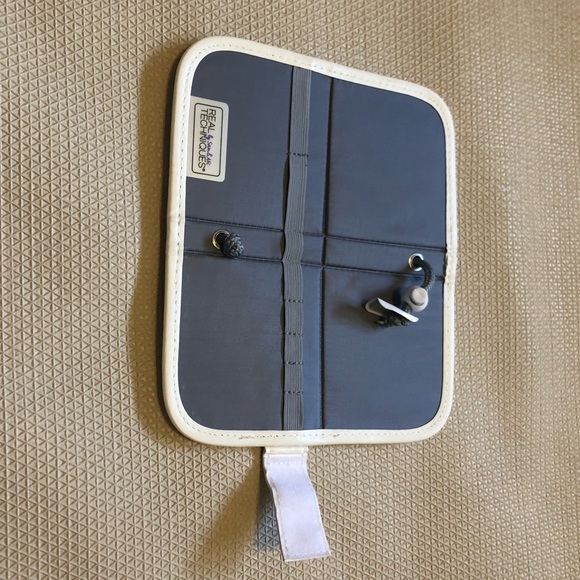 Real techniques brush organizer - Picture 2 of 4